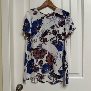 Wilfred Silk Floral High Lo Short Sleeve Blouse. Size S